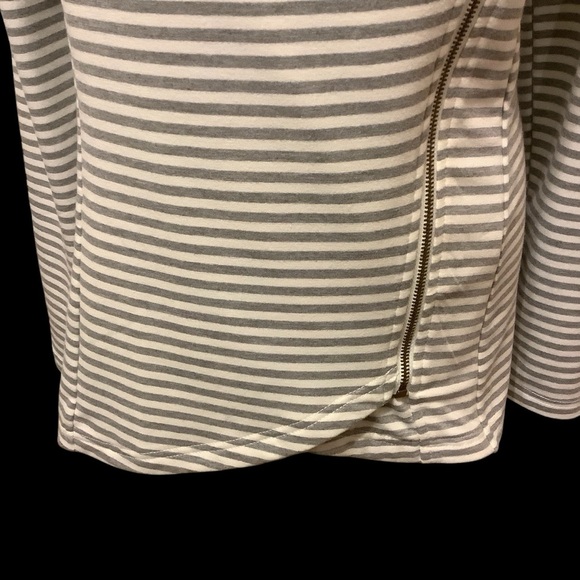 ANDREE BY UNIT GRAY & WHITE STRIPE COWL SIDE ZIP-UP SWEATER / Size S - Picture 6 of 11